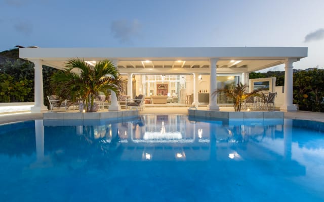 Luxury 7 Bedroom Villa -3 Villas/4 Jacuzzi/Ocean Front La PerlaEstate - Photo 15