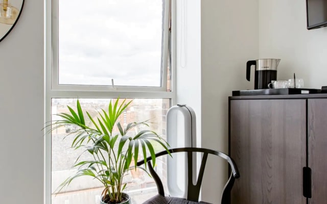 Superb London room with city view+private bathroom, Close to transport