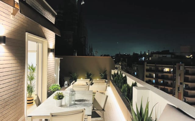 ¡Ático terrasse, 2 dormitorios en Sagrada Familia ! - Foto 4