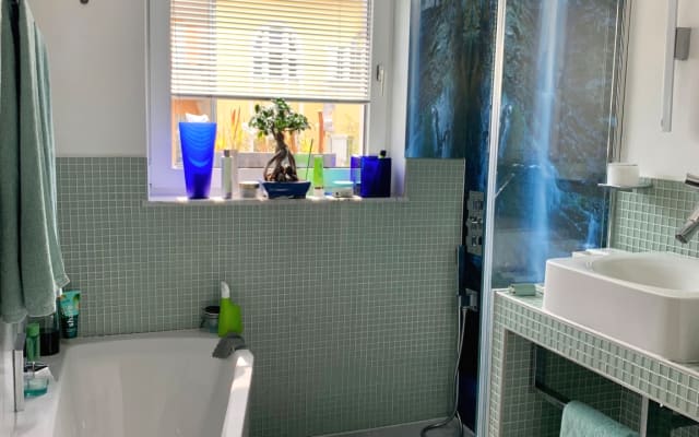 Modern beautiful apartment with parking 4 free