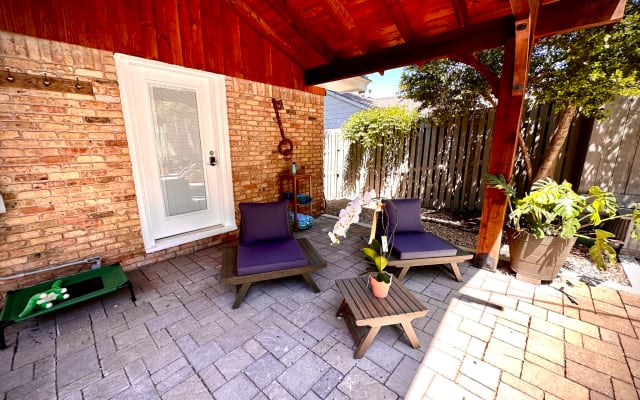 Urban Oasis... Rm 1 - Picture 11