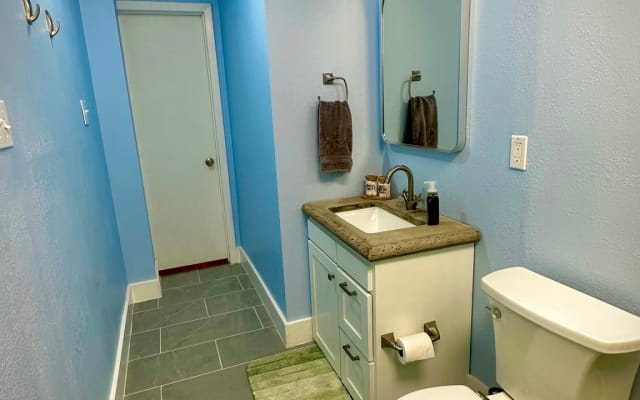 Urban Oasis... Rm 1 - Picture 17