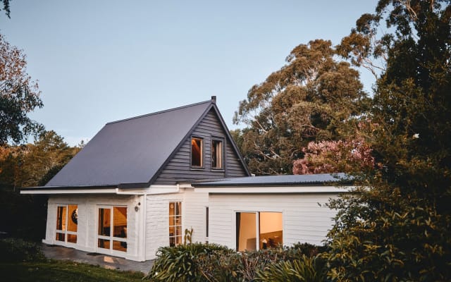Maple Lodge | Alpacas,Pigs, Goats,Ponies+Pizza Oven