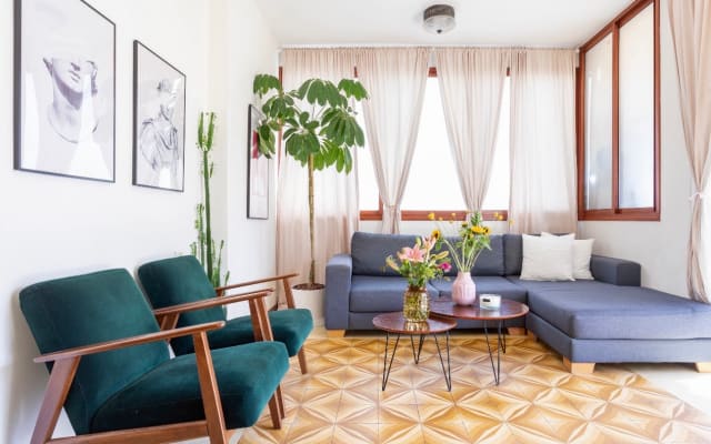 Quarto acolhedor num apartamento com estilo no centro da praia