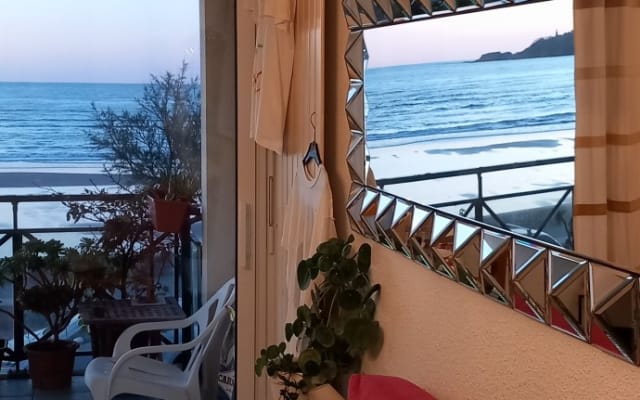 Exclusive beachfront apartment