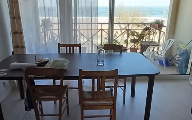 Exclusive beachfront apartment