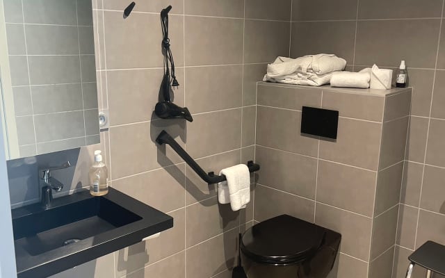 Quarto no jardim-SPA-Massagens tântricas Kine-table d'hôtes-PMR