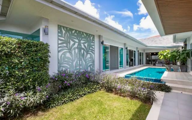 Villa Tanida - Maison moderne de 3 chambres à coucher avec piscine