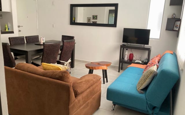 Habitación confortable en un bonito apartamento a 10 minutos de la...
