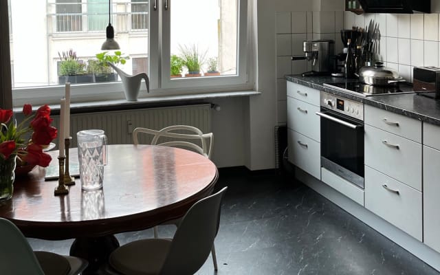 Schöne 2 Zimmer Wohnung mit Wohnküche in der Südstadt