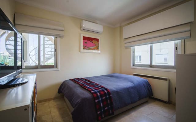 Quarto encantador numa penthouse com 2 quartos