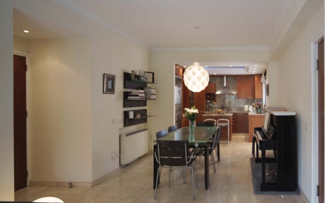 Quarto encantador numa penthouse com 2 quartos