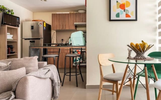 Accogliente camera privata nella migliore posizione con tetto privato!