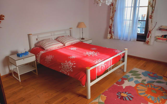 camera con letto matrimoniale 80€ a notte con 2 colazioni incluse