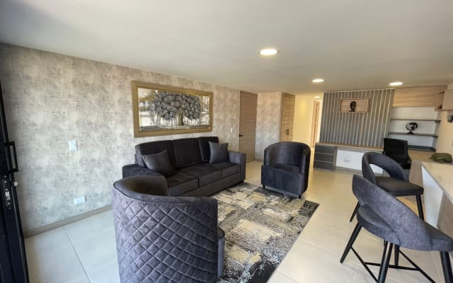 Luxus-Wohnung, 3 Schlafzimmer, 3 Bäder, voll ausgestattete Küche