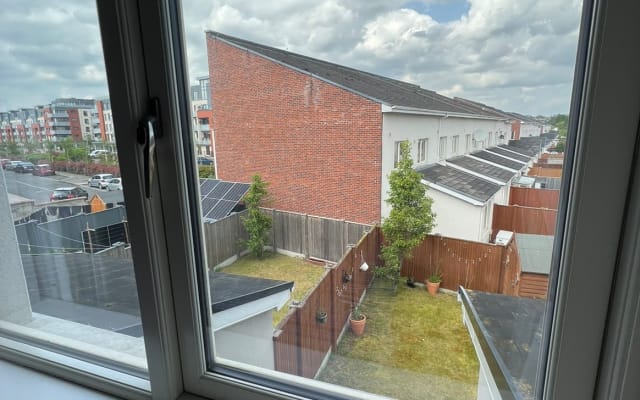 Quarto privado disponível na encantadora casa de Dublin