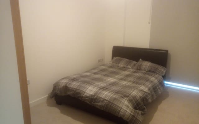 Este é um apartamento bonito - 20 minutos de comboio até à Ponte de...