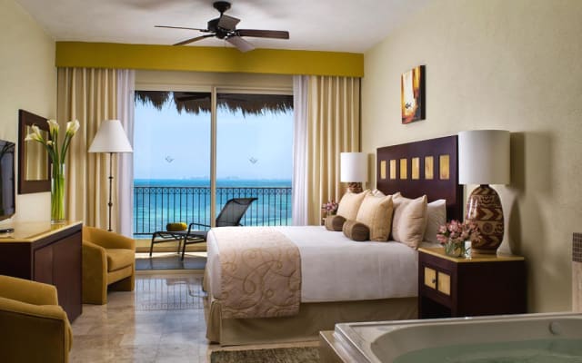 Villa Del Palmar Cancun 3-Bdrm. Ocean View Luxury Suite.