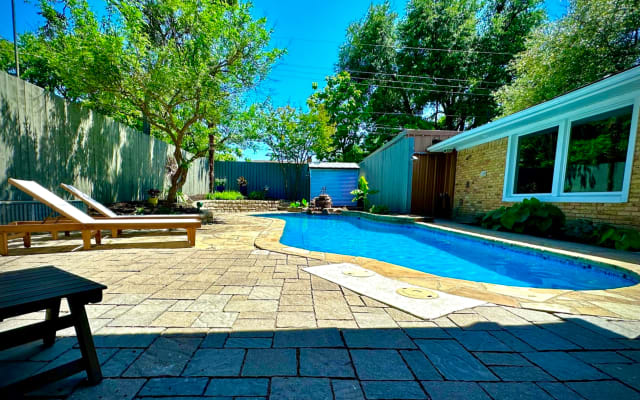 Urban Oasis... Rm 2 - Picture 12