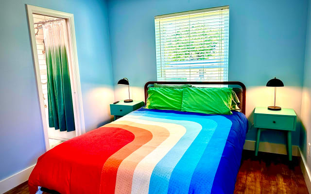 Urban Oasis... Rm 2 - Picture 15