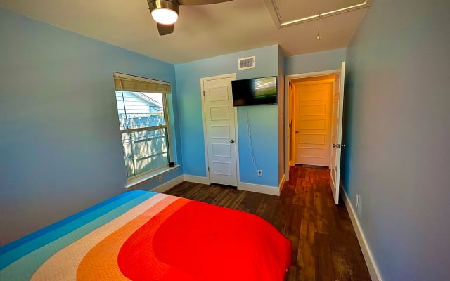 Urban Oasis... Rm 2 - Picture 14