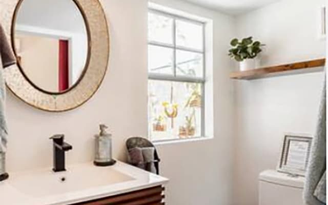 Stefan and Abraham's listing on misterb&b - Indoor Bathroom
