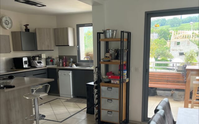 Appartamento duplex di 120 m2 in una grande casa di 4 unità vicino ad...