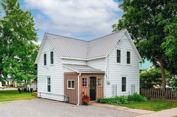 Charming Cottage in the heart of the historic town of Wellington, ON