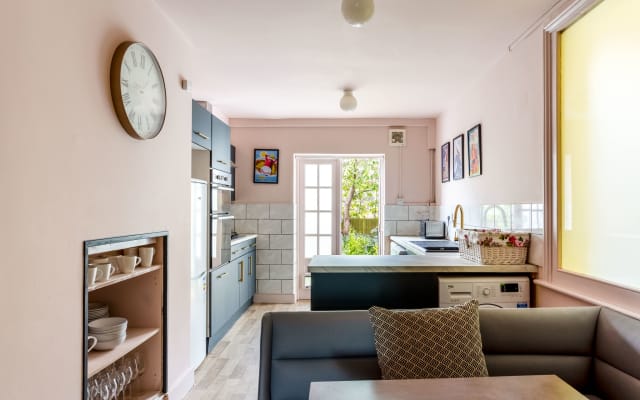 Freshfields-Luxury 14 Guest Central Brighton Stay