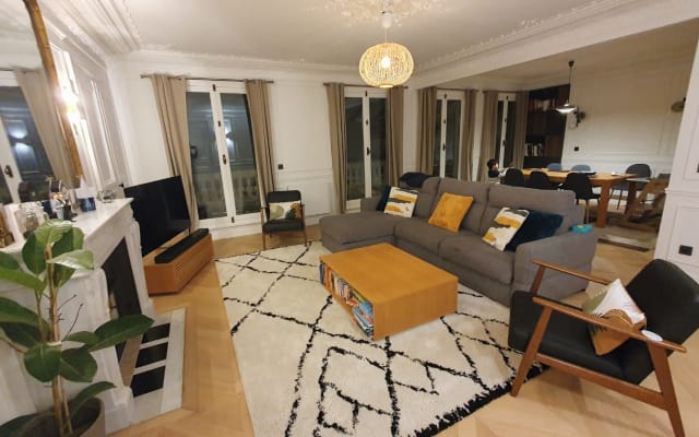 Beautiful Haussmannian apartment in the city center of Paris