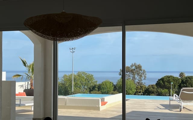 Villa tranquilla e completamente climatizzata con vista sul mare e...