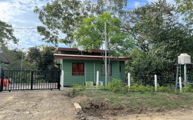 Casa Jobo. Linda casa em local tranquilo, perto da praia.