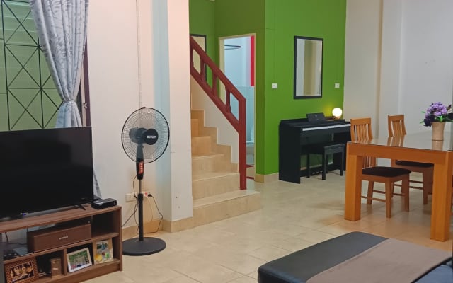 A Shared Townhome with 2 Bedrooms at Phuket Center