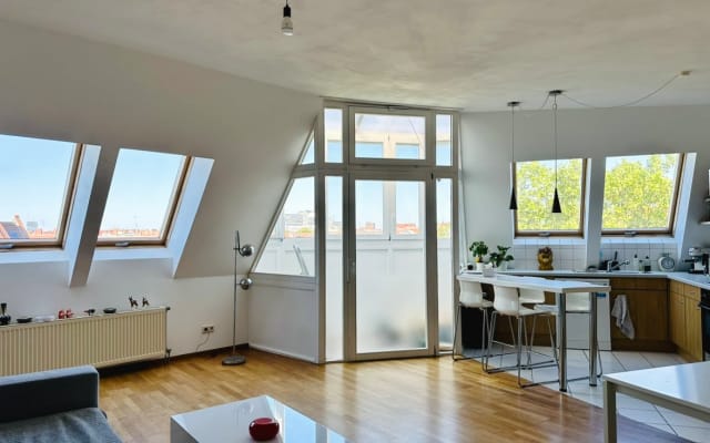 Helles Loft im angesagten Neukölln