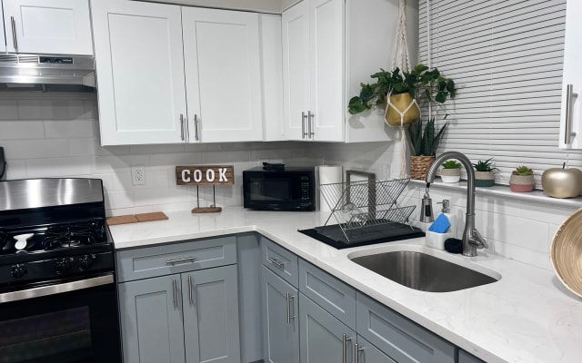 Havens 3 Kings , 2 Bath Apartment near EWR/NYC downtown Newark