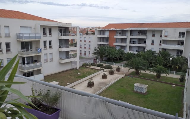 Chambre très calme et idéalement située