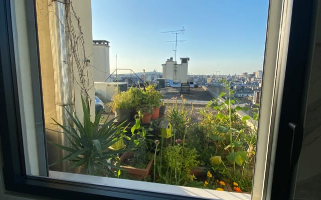 Independent room with private bathroom at the gates of the Marais