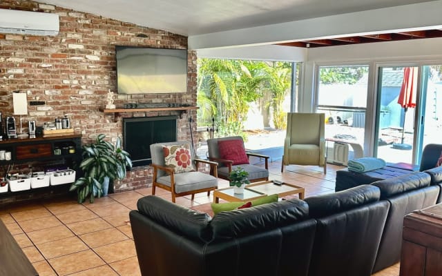 Chambre à coucher, entrée privée, vêtements optionnels, maison de...