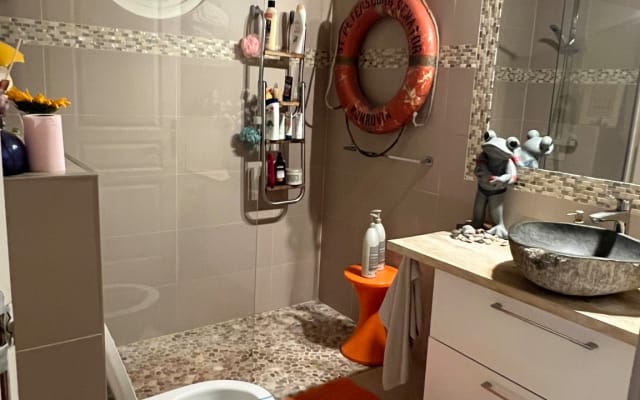 Spacious with KingSize Bed Apt in the 16eme Paris