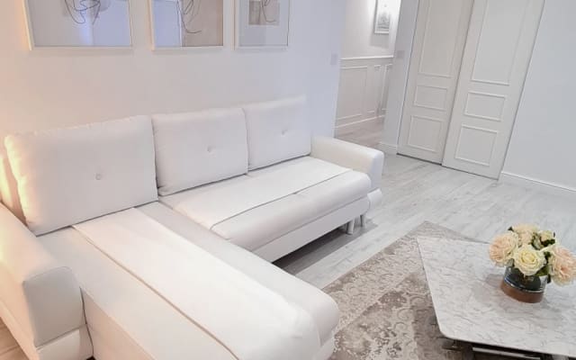 Beautiful, quiet, bright apartment on the heights of Saint-Raphaël