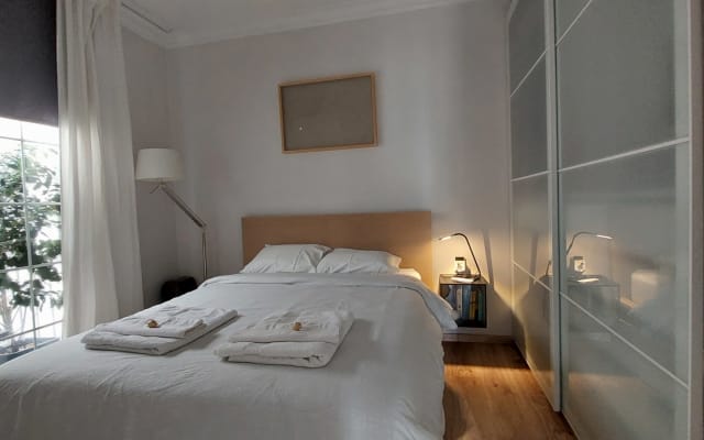 Annonce de Dionisis sur misterb&b - double bedroom bed