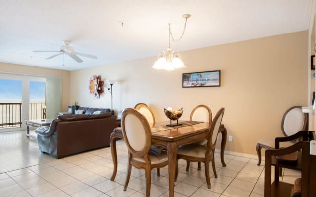 Sea Breeze Madeira Direct Beachfront Condo + Heated Pool and Spa - Picture 8