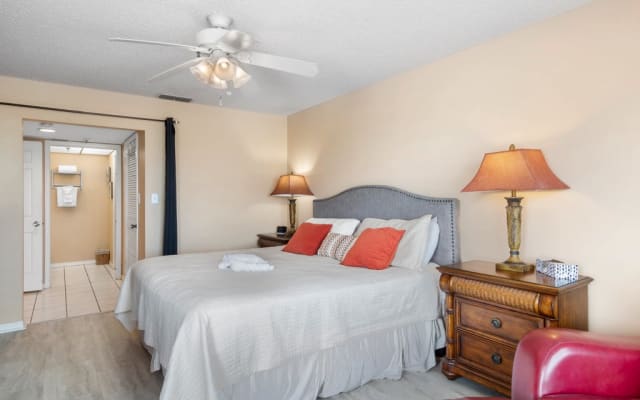 Sea Breeze Madeira Direct Beachfront Condo + Heated Pool and Spa - Picture 12