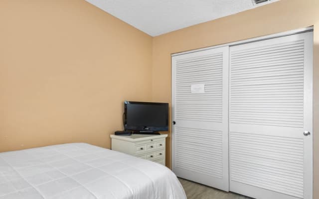 Sea Breeze Madeira Direct Beachfront Condo + Heated Pool and Spa - Picture 15