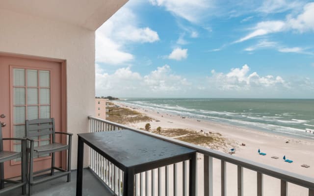Sea Breeze Madeira Direct Beachfront Condo + Heated Pool and Spa - Picture 17