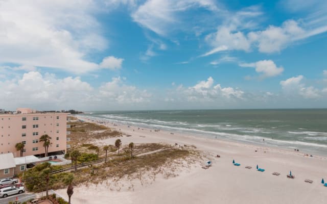 Sea Breeze Madeira Direct Beachfront Condo + Heated Pool and Spa - Picture 18