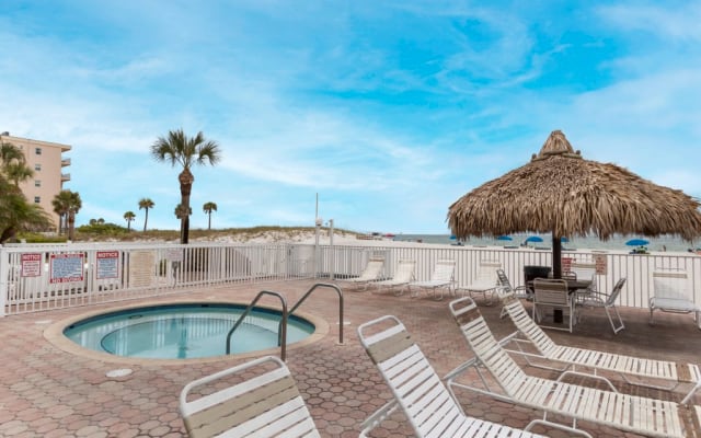 Sea Breeze Madeira Direct Beachfront Condo + Heated Pool and Spa - Picture 20