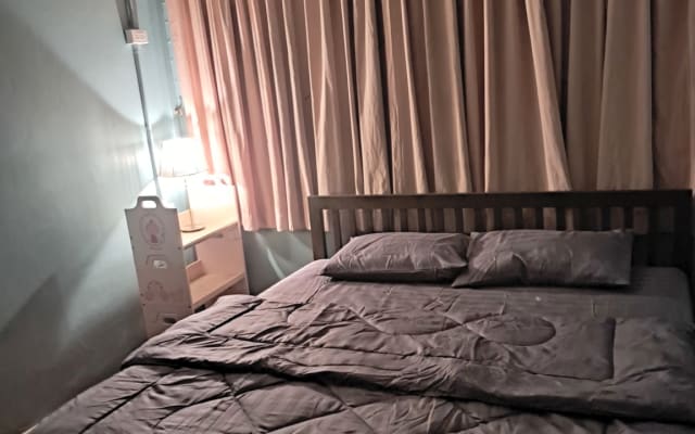 Cozy Private Room Near MRT Rama 9 - Picture 2