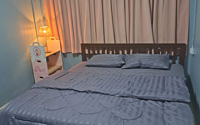 Quarto privado acolhedor perto do MRT Rama 9