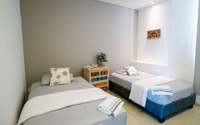 Bela casa privada com piscina, sauna e jacuzzi.